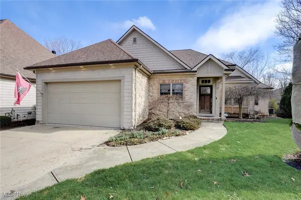 9 River Side Drive, Rocky River, OH 44116