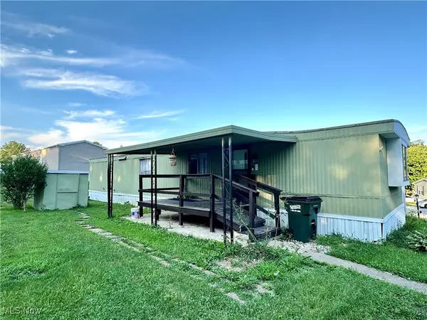 121 Yorktown Drive, Wintersville, OH 43953