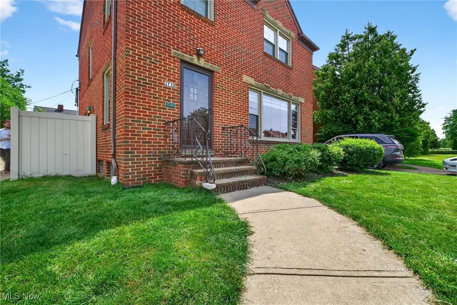 3738 Bendemeer Road, Cleveland Heights, OH 44118 - Image #2