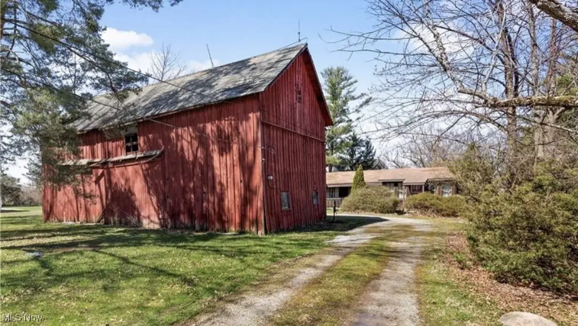 20556 Drake Road, Strongsville, OH 44149 - Image #1