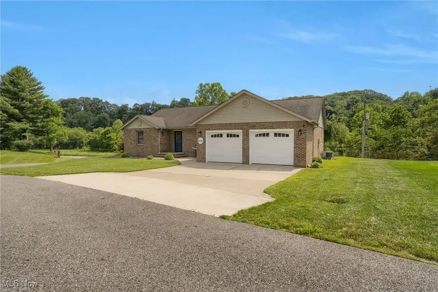 45330 Maple View Circle, Caldwell, OH 43724 - Image #2