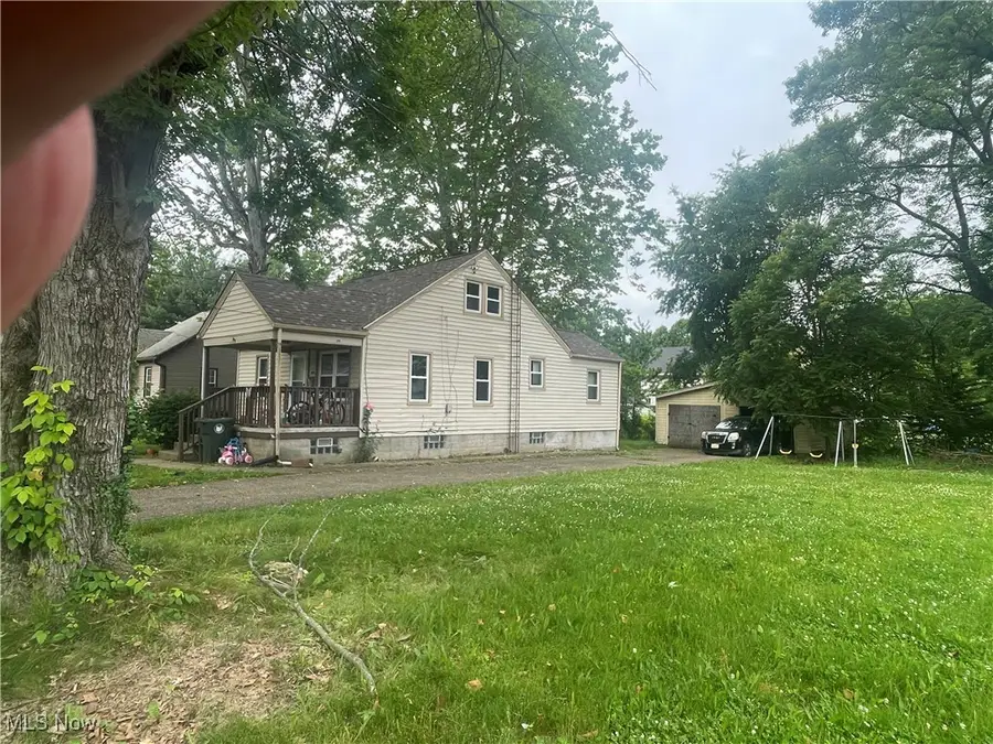 429 Gobel Ne Avenue, Canton, OH 44704 - Image #2