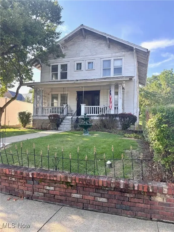 8 E Main Street, New Concord, OH 43762