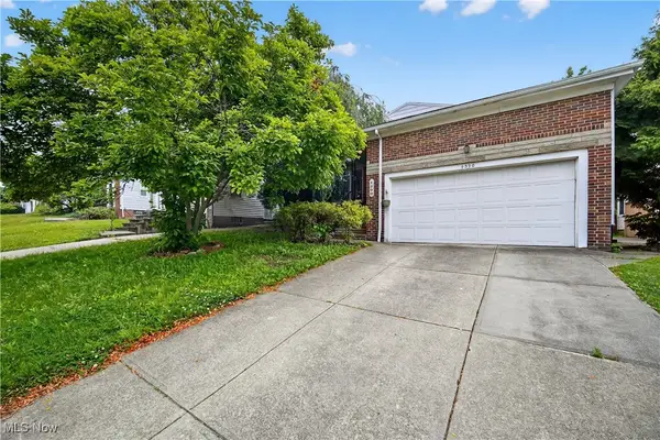 4390 Groveland Road, University Heights, OH 44118