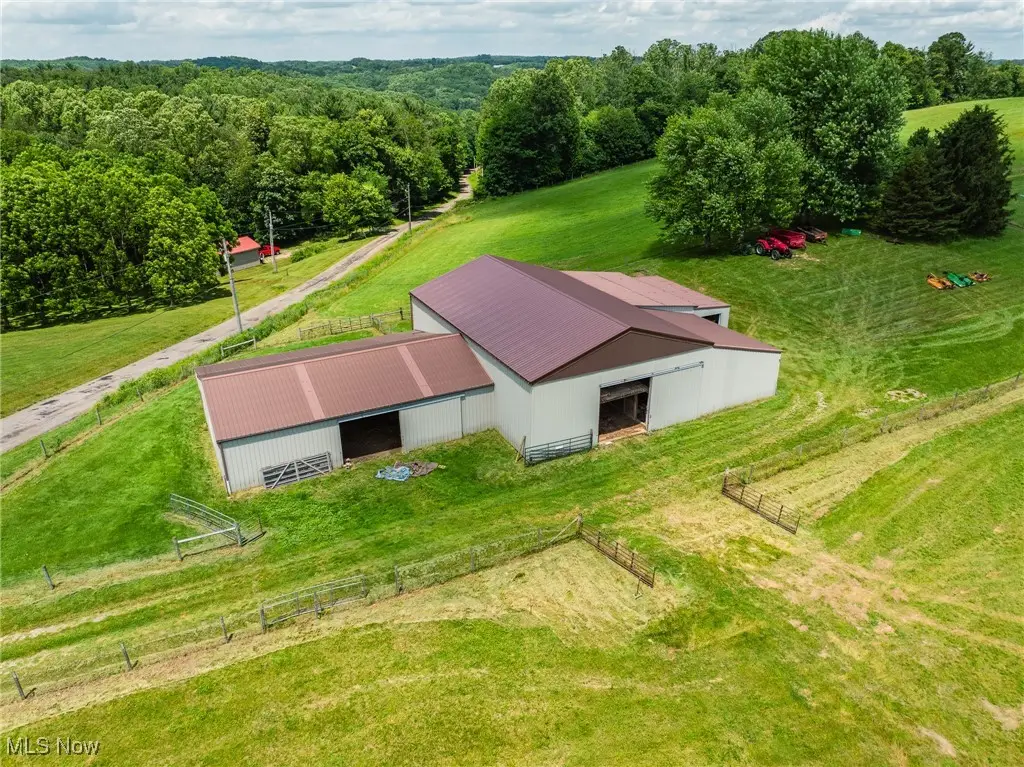 8200 Autumn Rd Sw, Bowerston, OH 44695 - Image #1