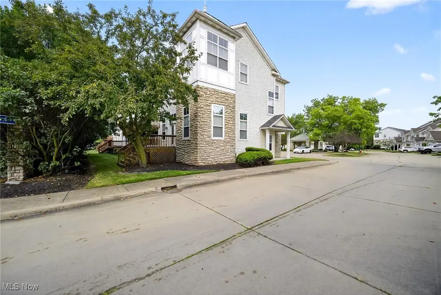 17639 Wildwood Lane, Cleveland, OH 44119 - Image #3
