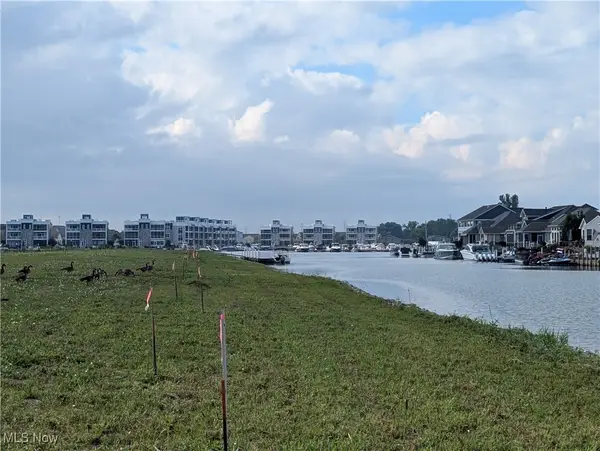 2324 Yacht Club Lane #6, Lakeside Marblehead, OH 43440