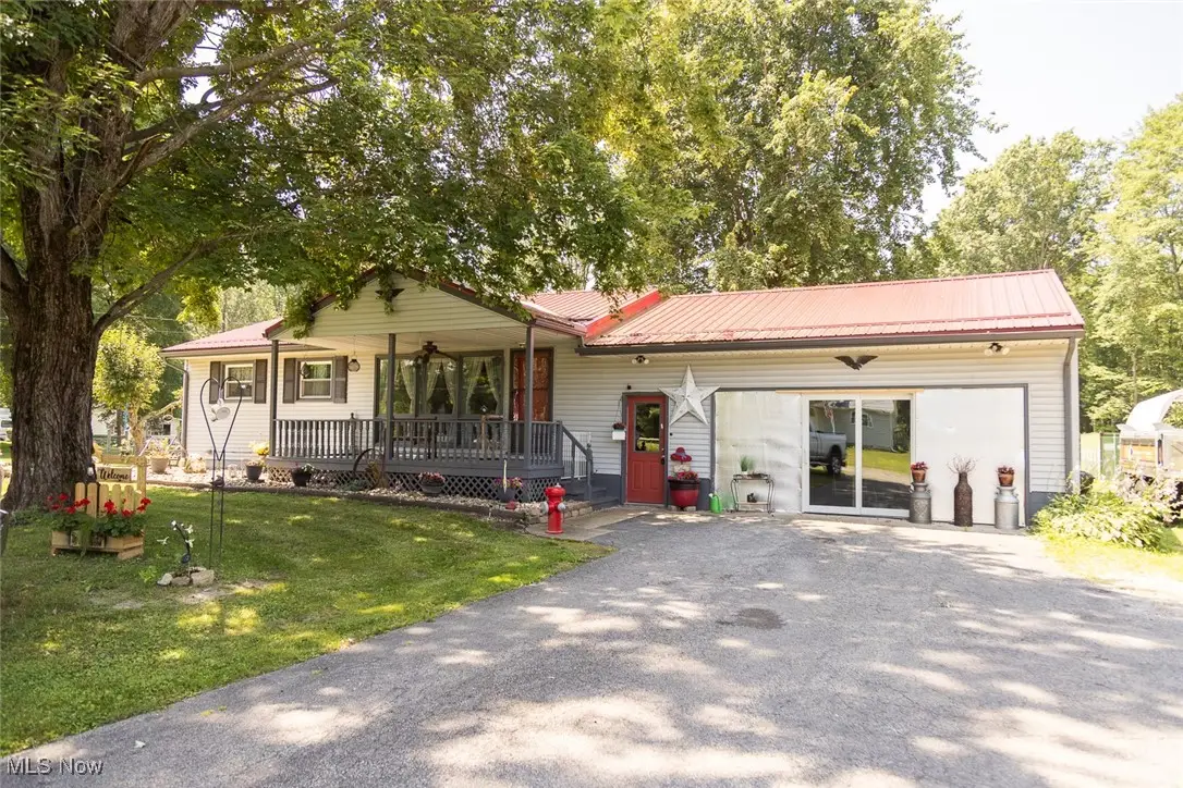 2494 Mahan Denman Nw Road, Bristolville, OH 44402 - Image #1