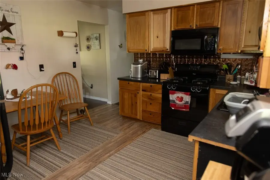 2494 Mahan Denman Nw Road, Bristolville, OH 44402 - Image #3