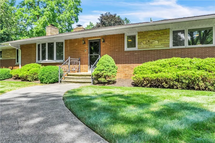 8001 Robin Lane, Brecksville, OH 44141 - Image #2