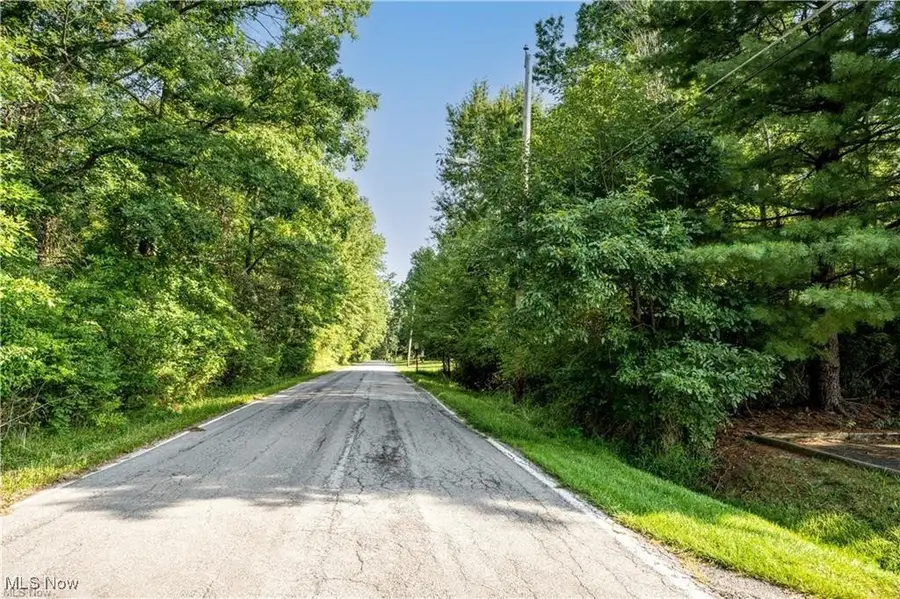 Pinewood Drive, Youngstown, OH 44512 - Image #2