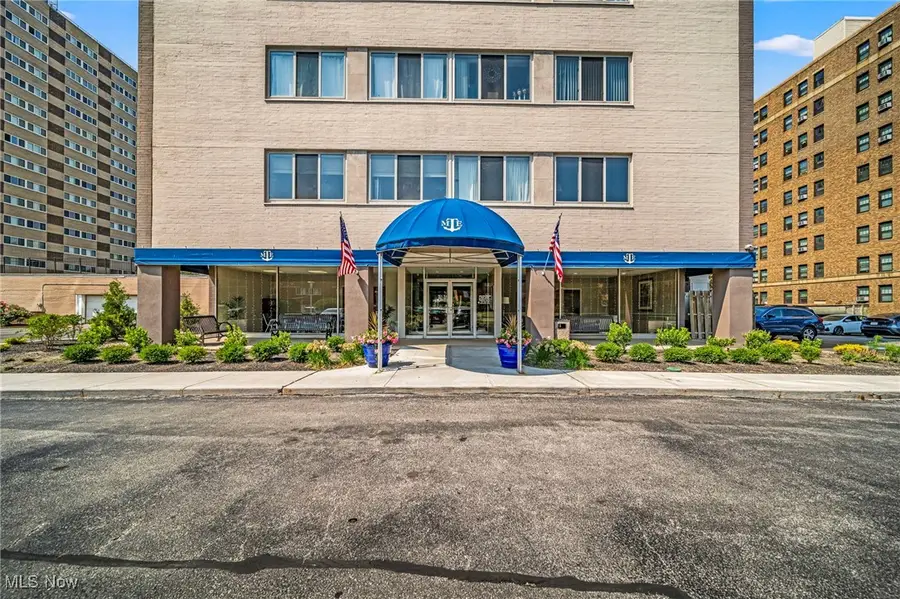 12520 Edgewater Drive #210, Lakewood, OH 44107 - Image #2