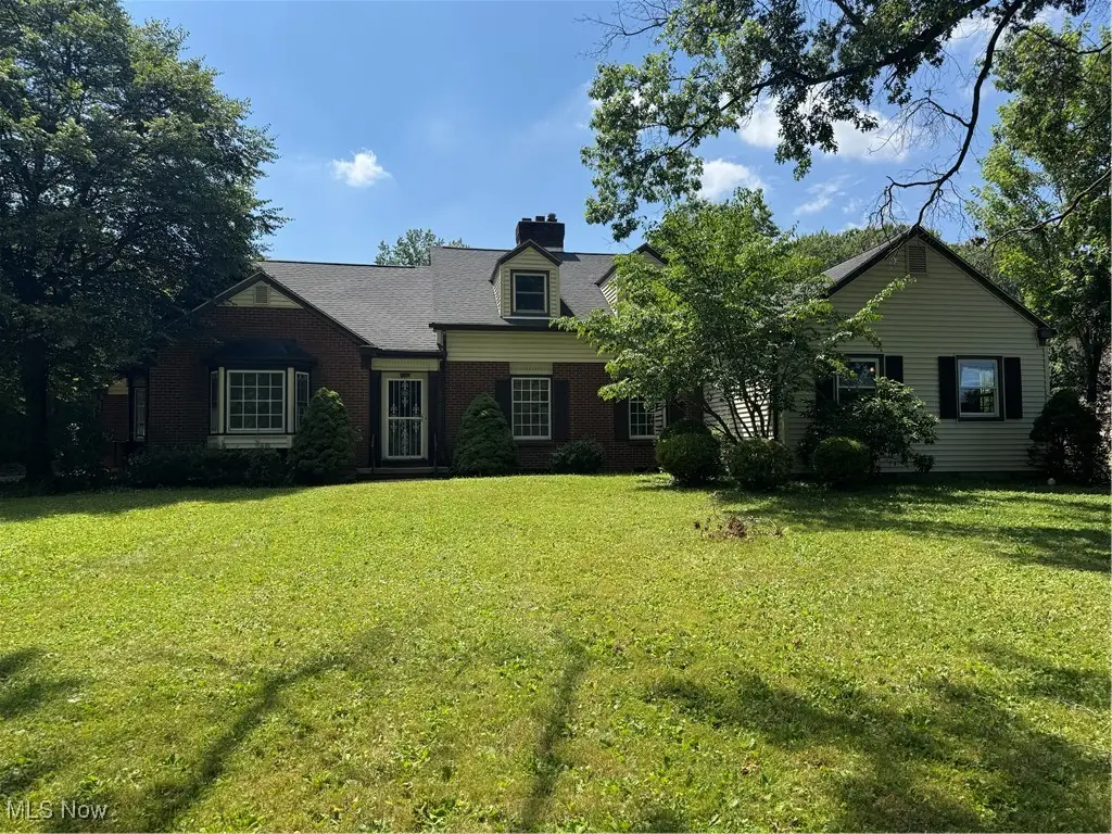 2458 5th Avenue, Youngstown, OH 44505 - Image #1