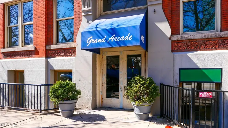 408 W Saint Clair Avenue #605, Cleveland, OH 44113 - Image #2