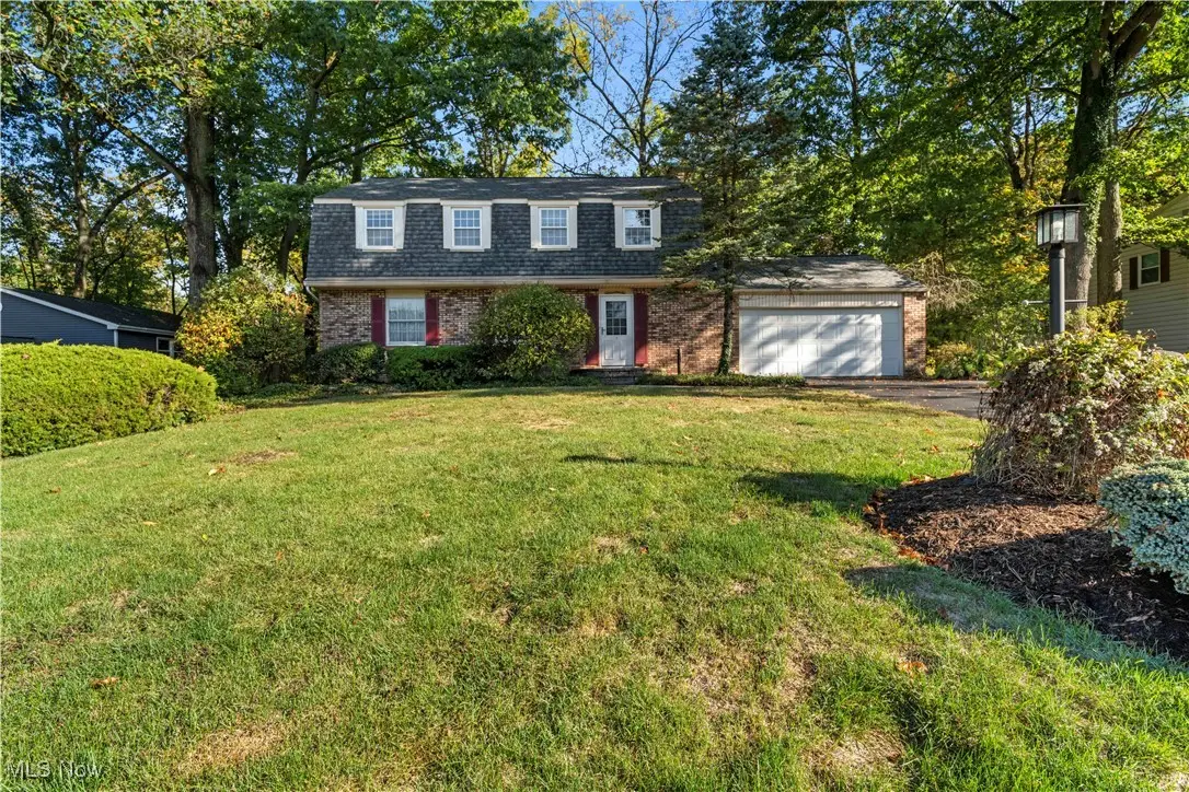 8545 Carriage Hill Ne Drive, Warren, OH 44484 - Image #1