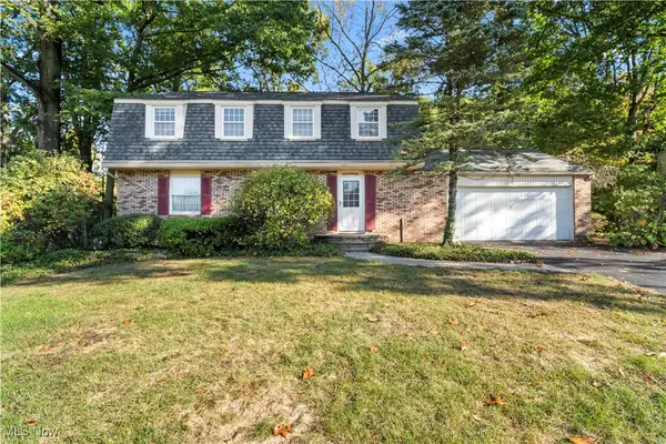 8545 Carriage Hill Ne Drive, Warren, OH 44484