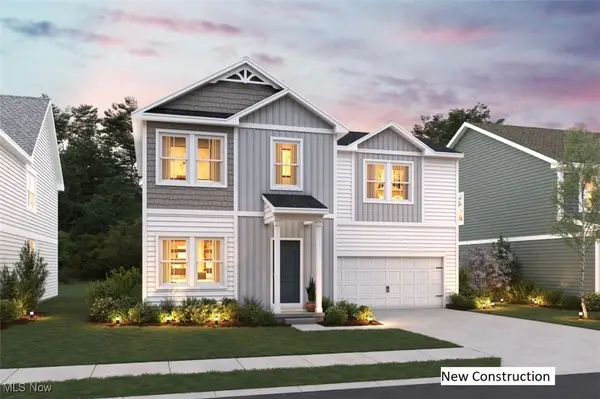 823 Meadow Lake Way, Elyria, OH 44035