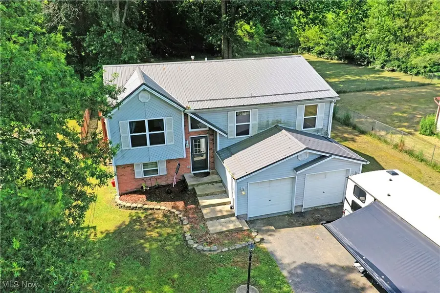 238 Raymond Nw Avenue, Champion, OH 44483 - Image #3