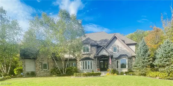 11830 Starbush Court, Chagrin Falls, OH 44023