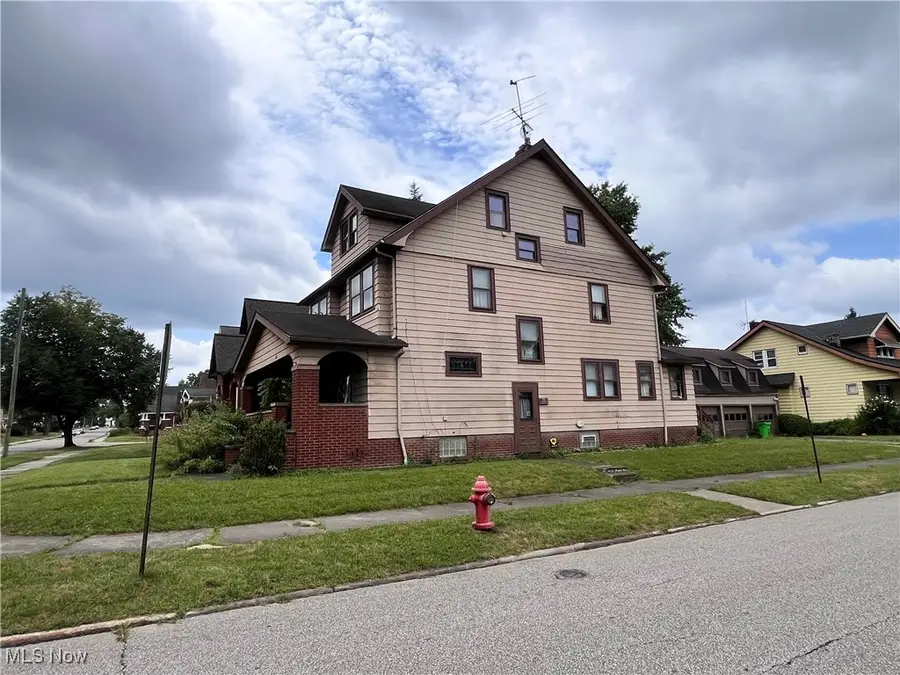 4846 Edgepark Drive, Garfield Heights, OH 44125 - #2