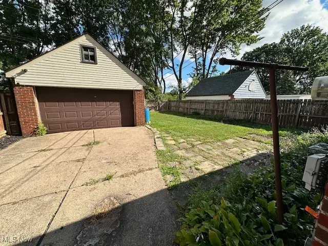 2712 Ralph Avenue, Cleveland, OH 44109 - Image #2