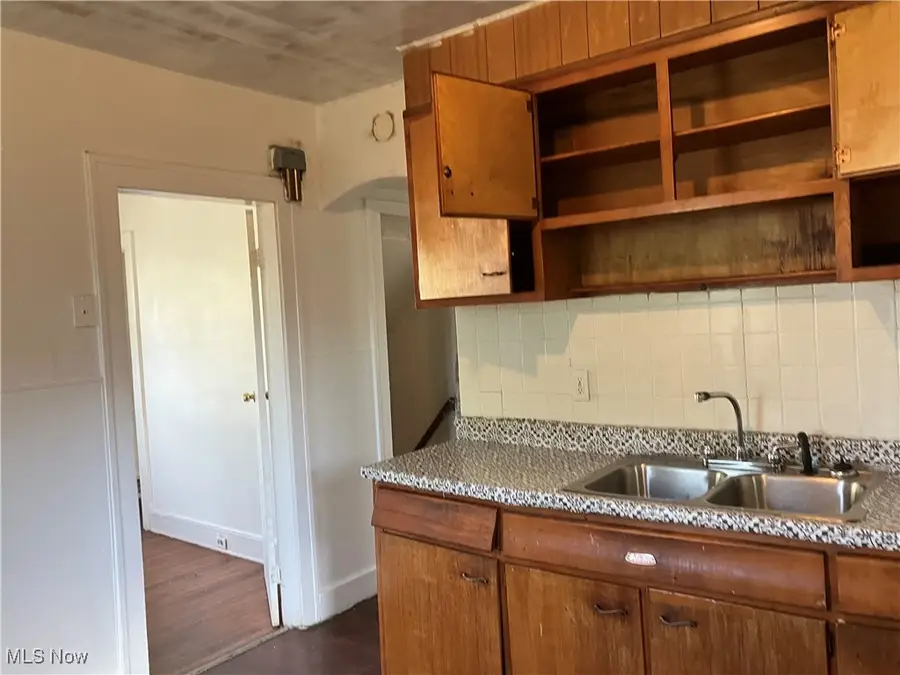 12613 Revere Avenue, Cleveland, OH 44105 - Image #3