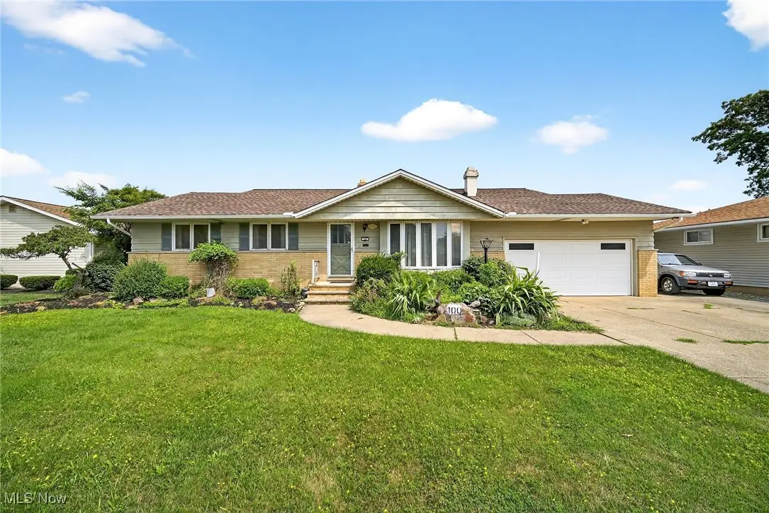 100 E Decker Drive, Seven Hills, OH 44131 - Image #1