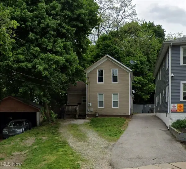 863 Bank Street, Akron, OH 44305