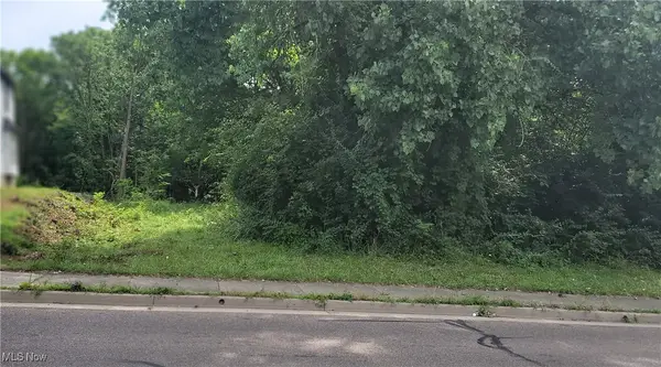 East Avenue, Akron, OH 44307