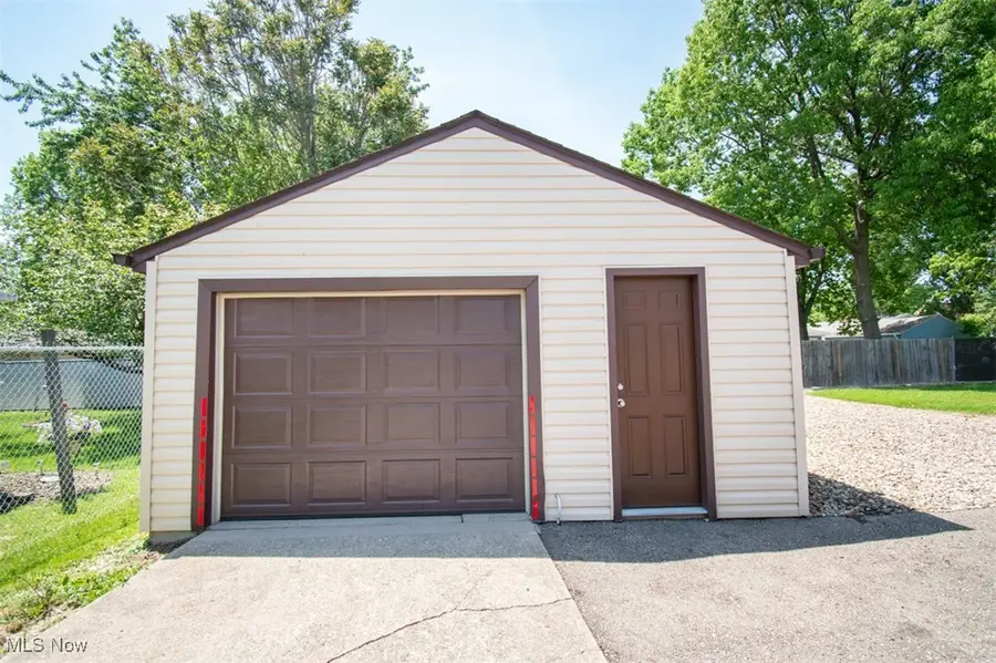 212 N Navarre Avenue, Austintown, OH 44515 - Image #2