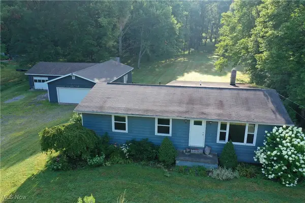 2693 Mahan Denman Nw Road, Bristolville, OH 44402