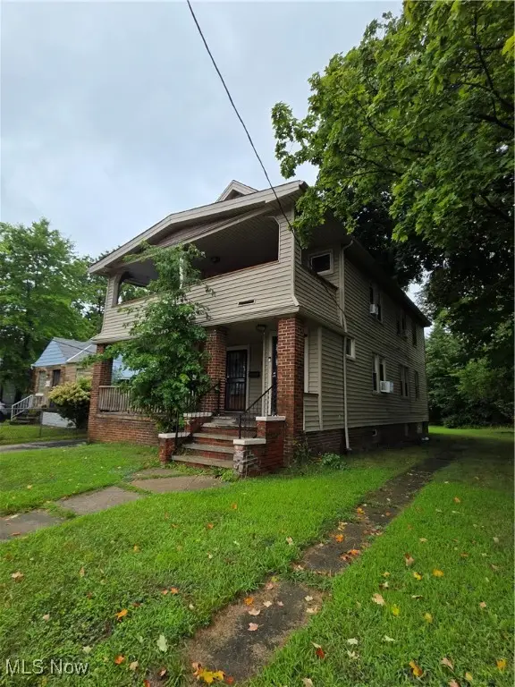 17817 Grovewood Avenue, Cleveland, OH 44119 - Image #1
