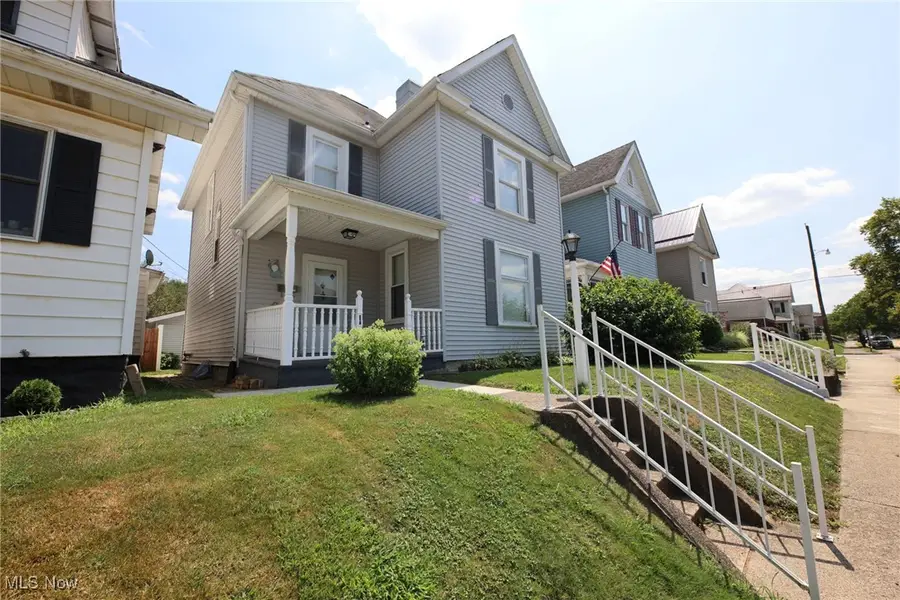 908 Phoenix Avenue, Chester, WV 26034 - Image #2