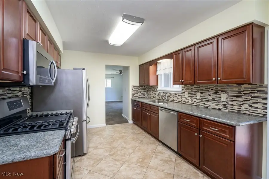 43304 Dellefield Road, Elyria, OH 44035 - Image #3