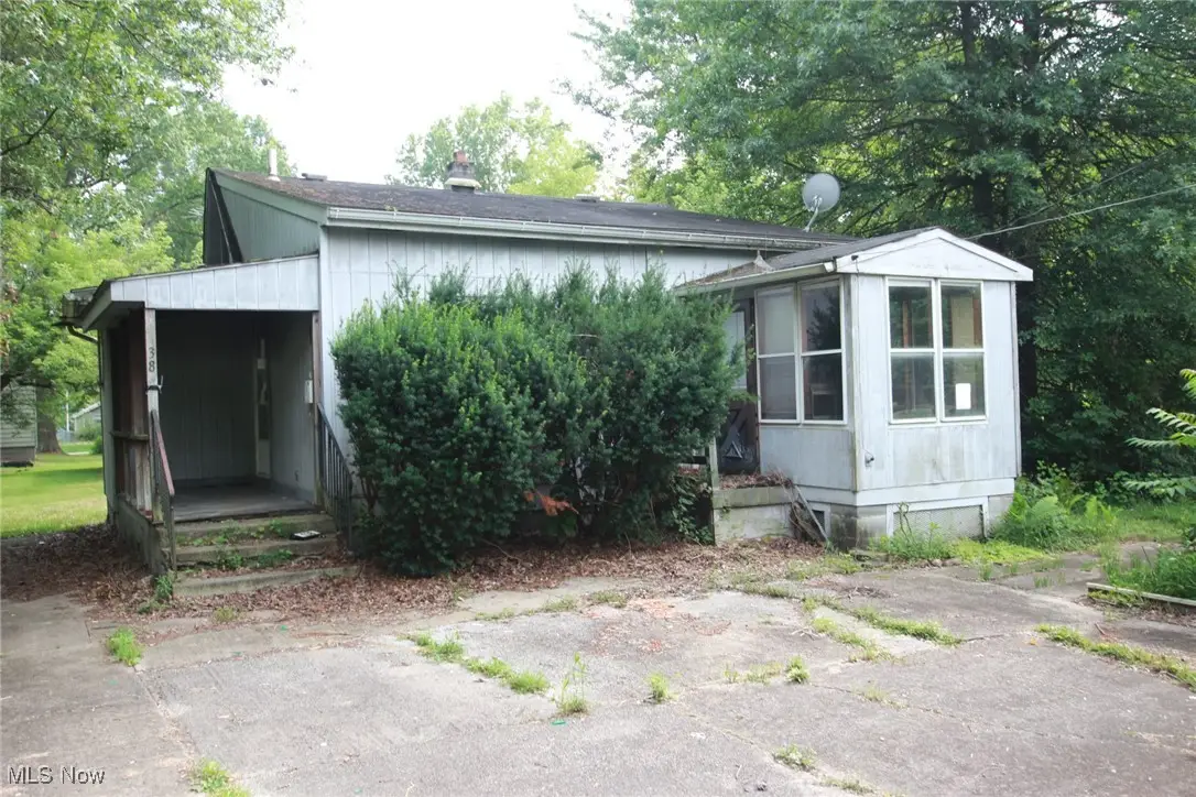 138 Maryland Ne Street, Warren, OH 44483 - #1