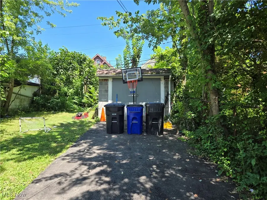 11813 Dove, Cleveland, OH 44122 - Image #2