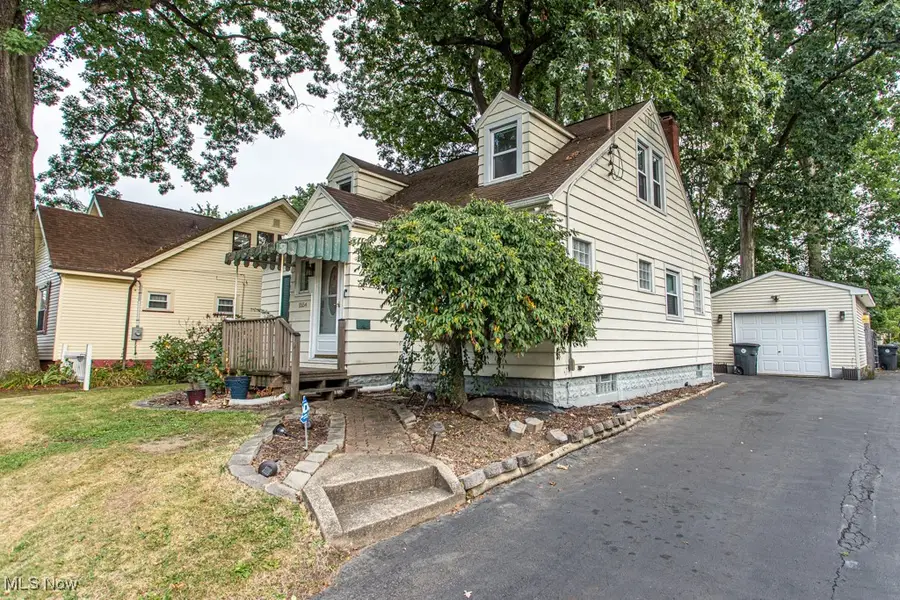 1554 Edgewood Ne, Warren, OH 44483 - Image #2