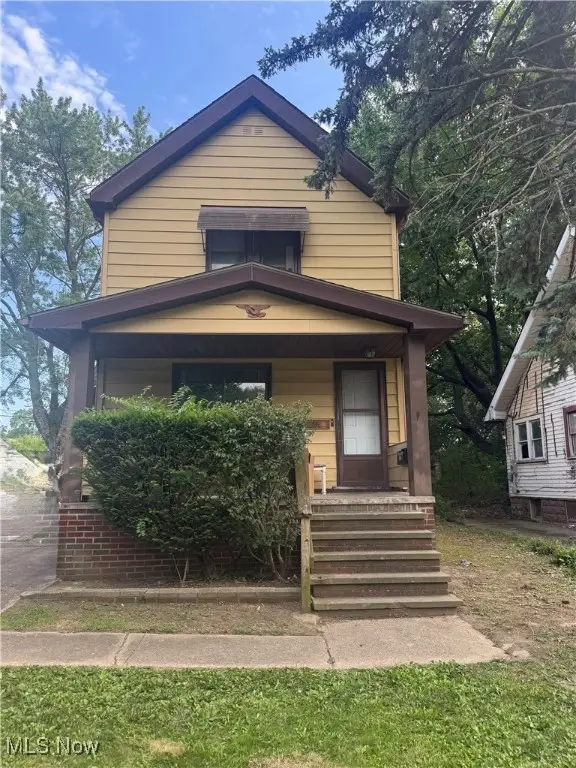 7696 Laumer Avenue, Cleveland, OH 44105