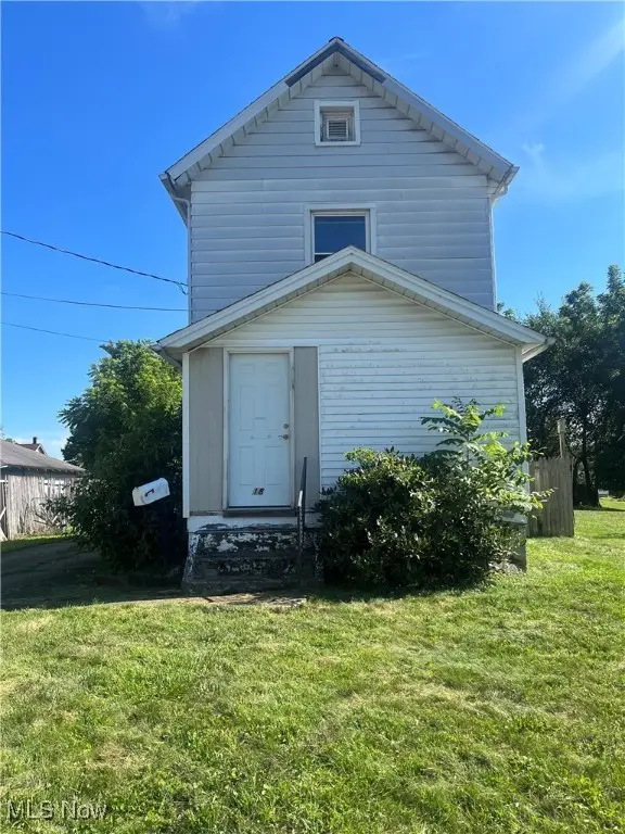 18 W Faith Street, Struthers, OH 44471