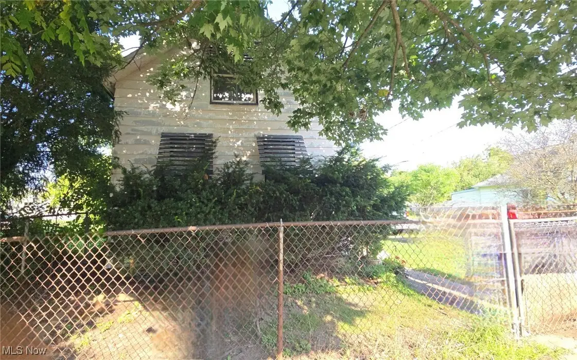 3221 W 56th Street, Cleveland, OH 44102 - #1