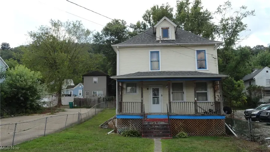 122 Carolina Avenue, Chester, WV 26034 - Image #2
