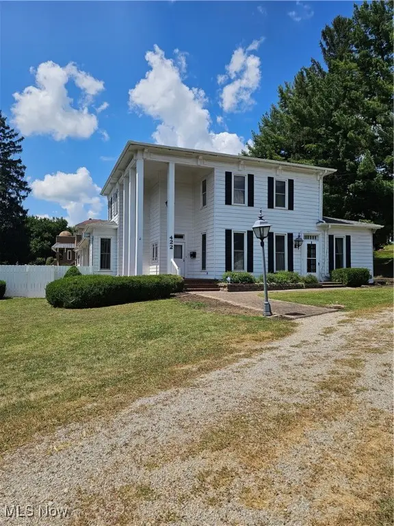 422 N Kennebec Avenue, Mcconnelsville, OH 43756