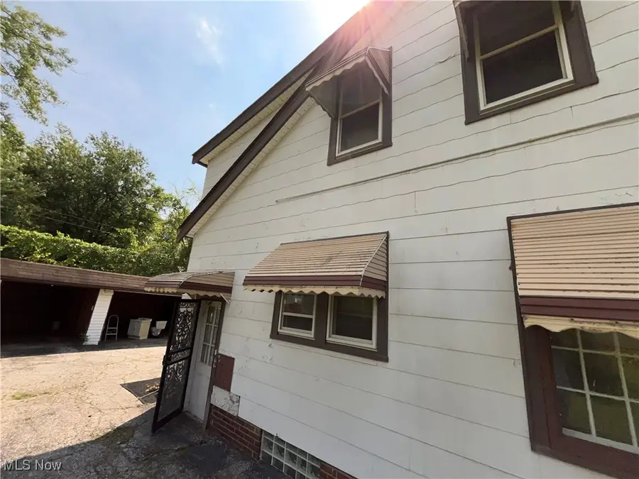 16016 S Lotus Drive, Cleveland, OH 44128 - #3