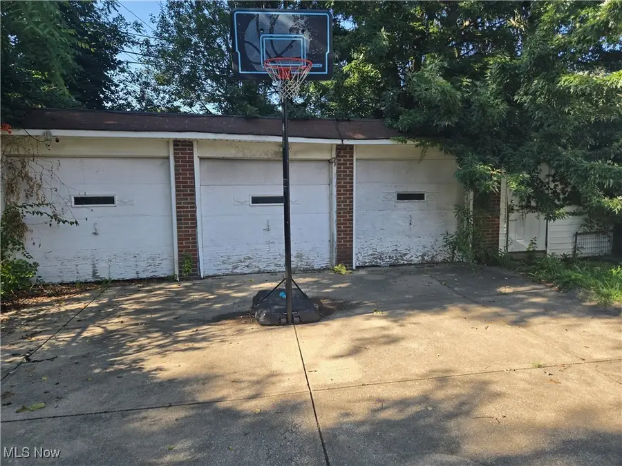 11209 Langton Avenue, Garfield Heights, OH 44125 - Image #2