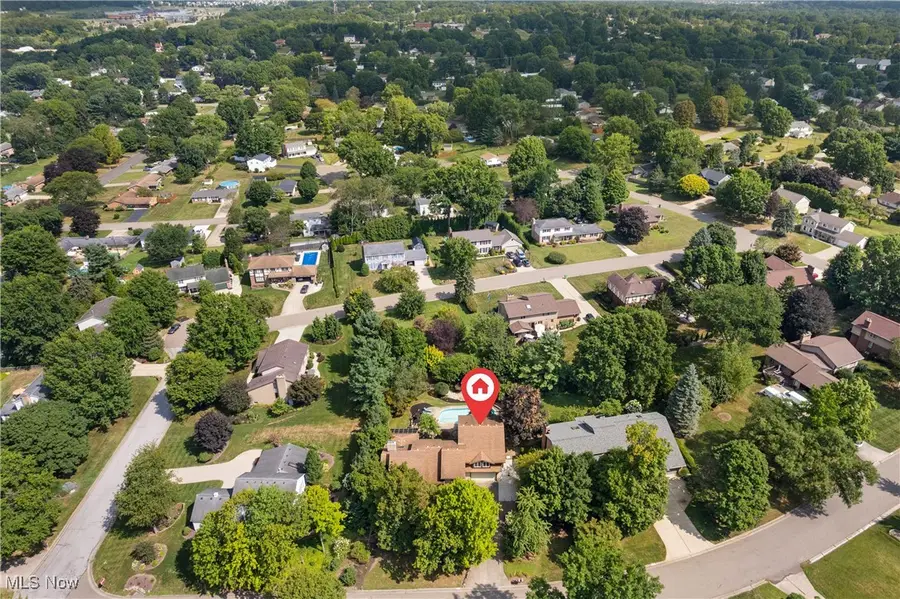 2317 Raintree Ne Street, Canton, OH 44705 - Image #2