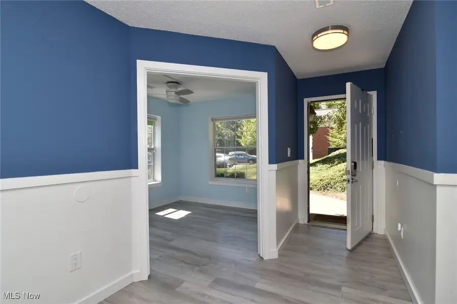 200 Fox Hollow Drive #100, Mayfield Heights, OH 44124 - Image #2