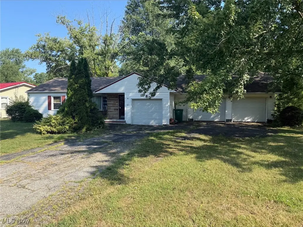 815 S Nearing Circle, Geneva, OH 44041 - Image #1