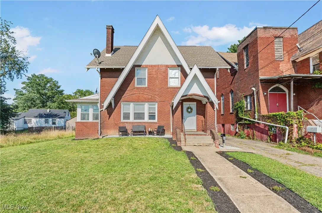 2409 Gilbert Ne Avenue, Canton, OH 44705 - Image #1