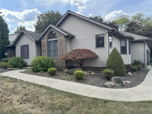 986 S Azalea Boulevard, Barberton, OH 44203