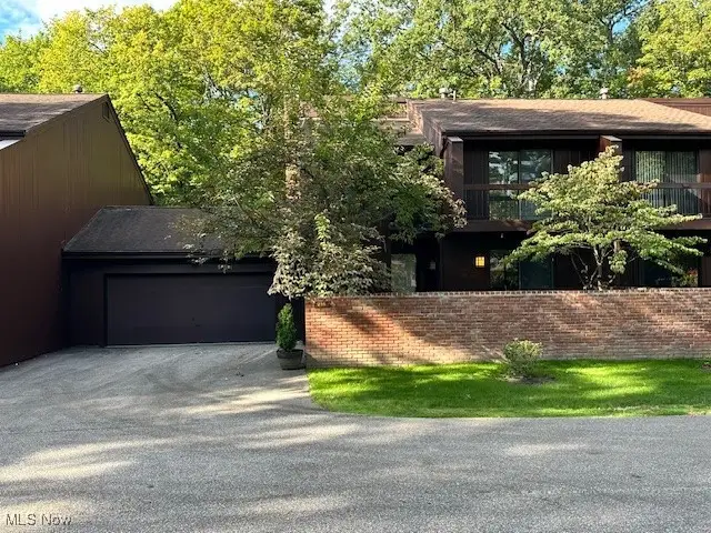 938 Trimble Place, Sagamore Hills, OH 44067 - Image #1